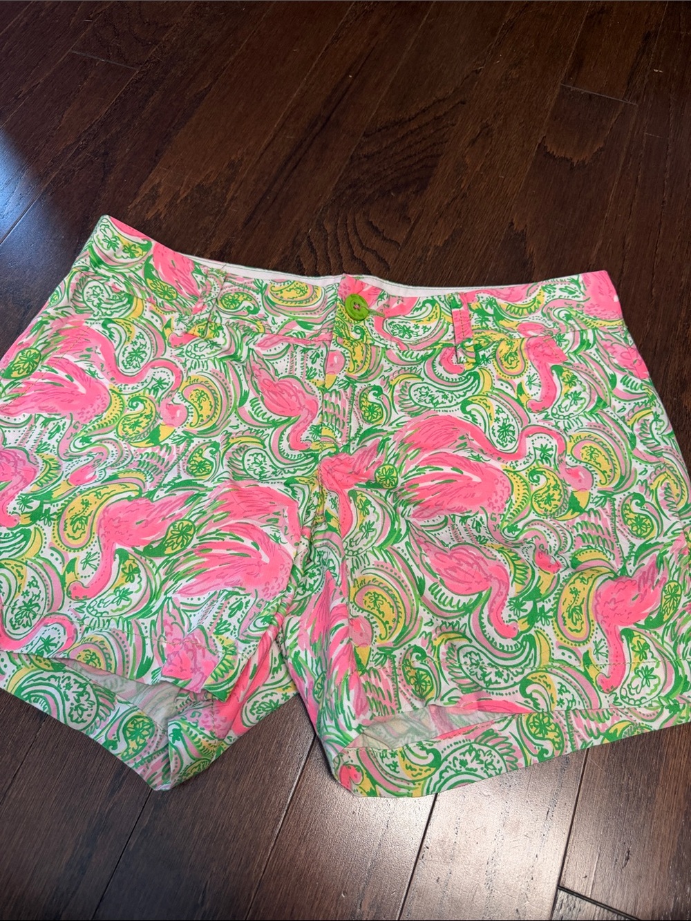 Lilly Pulitzer “Hot Wings” print Callahan style Women’s Shorts- size 8